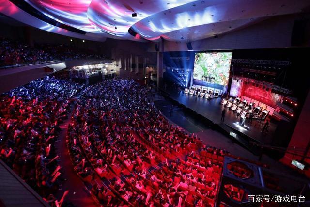 她在球队中 她在球队中